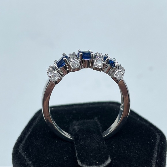 Beautiful Blue Sapphire White Diamond CZ‎ Silver Plated Ring Band - Picture 6 of 10